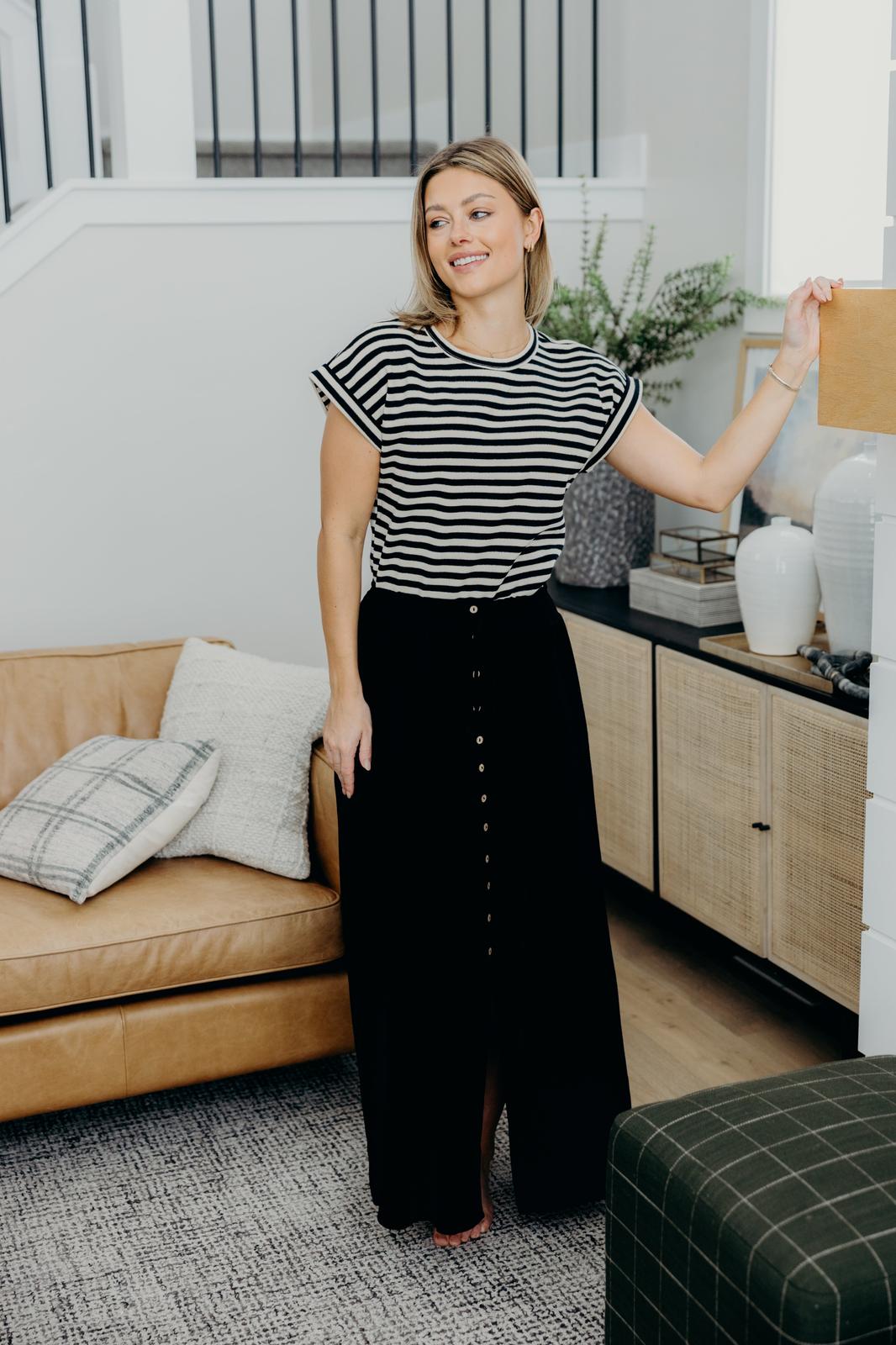 BUTTON FRONT SLIT MAXI IN BLACK