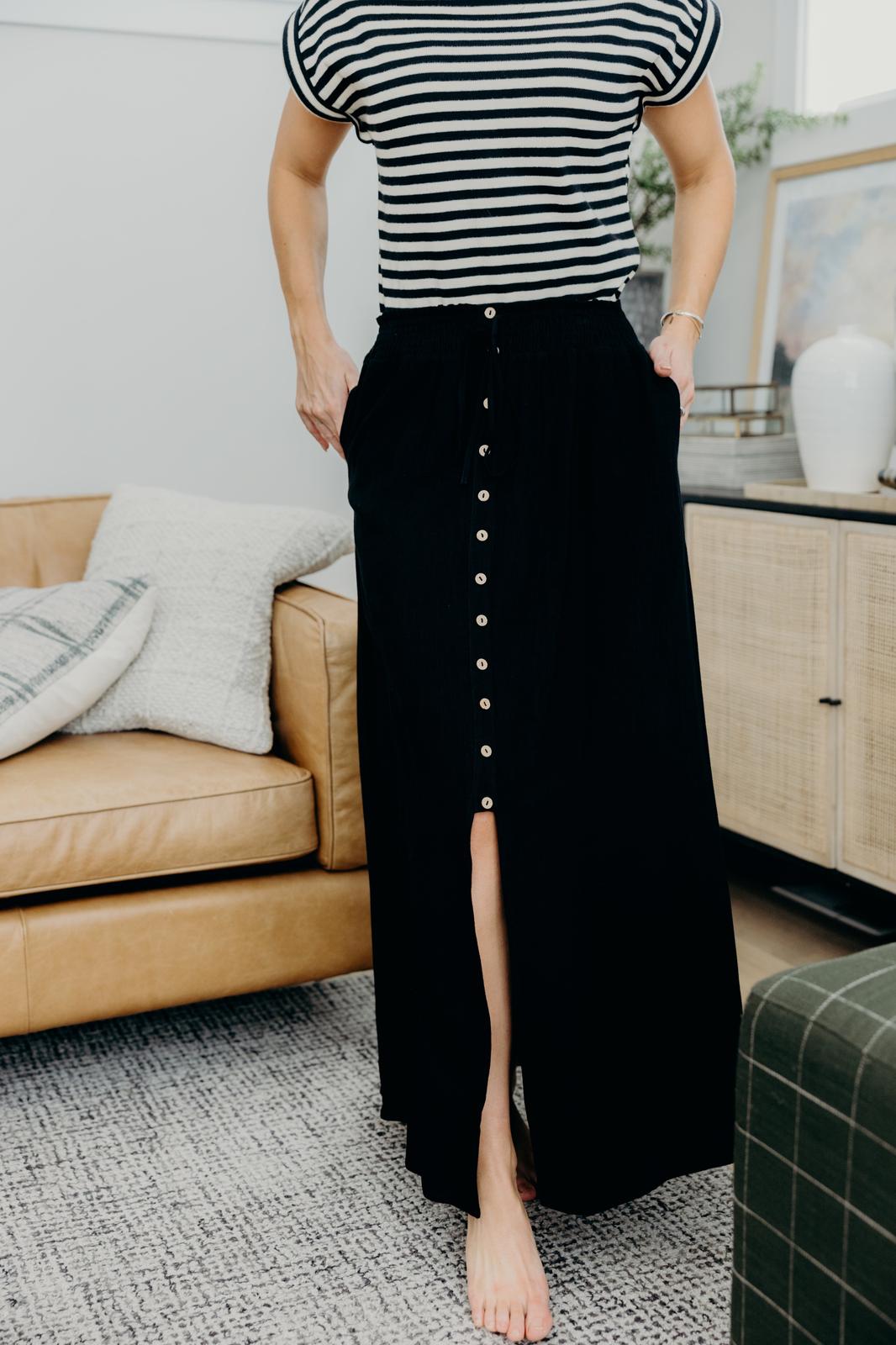 BUTTON FRONT SLIT MAXI IN BLACK